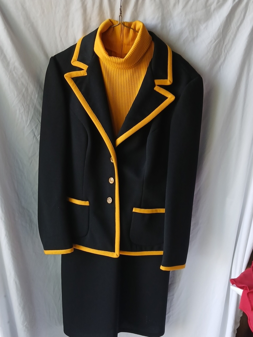 Vintage Jonathan Logan Black Blazer Yellow Trim - Women's Tailored Suit Jacket